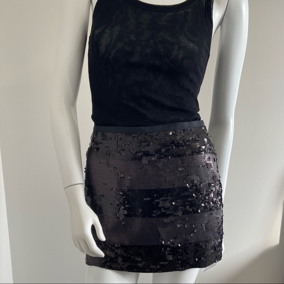 Club Monaco skirt - Picture 2 of 10